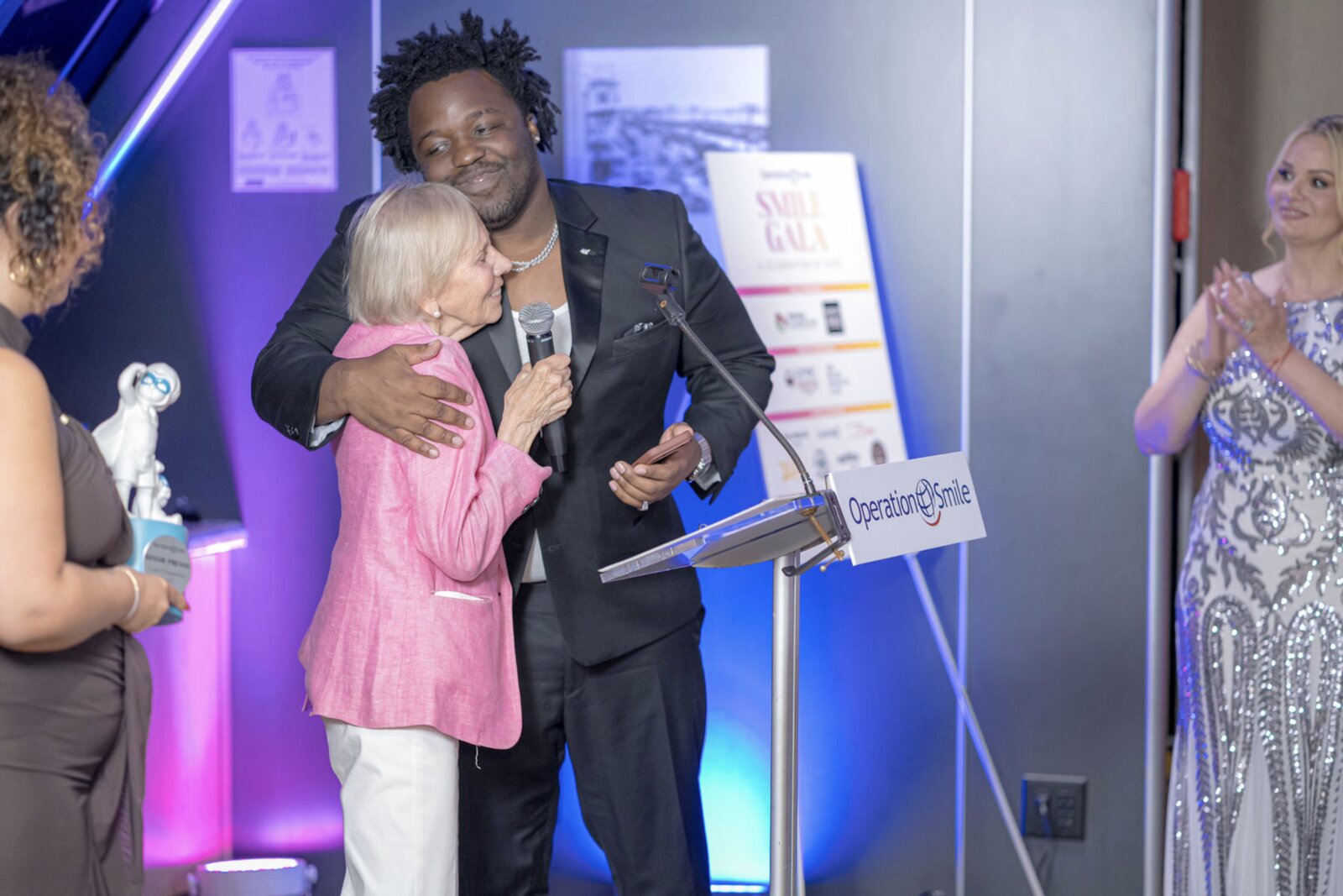 Reggie Prevail Honored With the Cotto Changemaker Award at the Miami Smile Gala